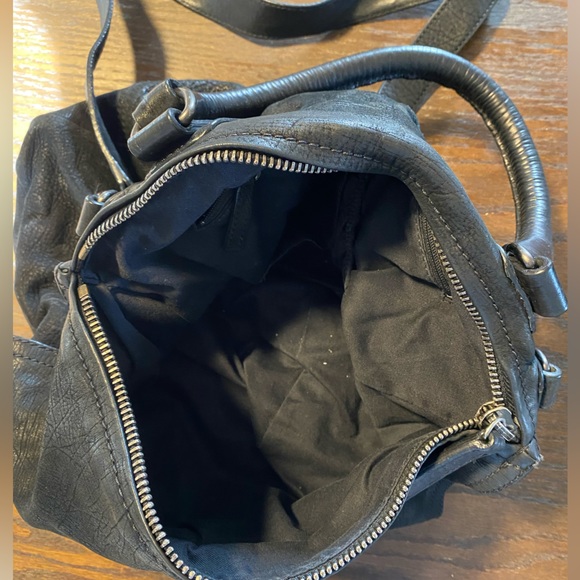 medium sized Givenchy pandora leather purse - Picture 3 of 4